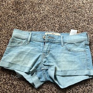 NWT Hollister size 25